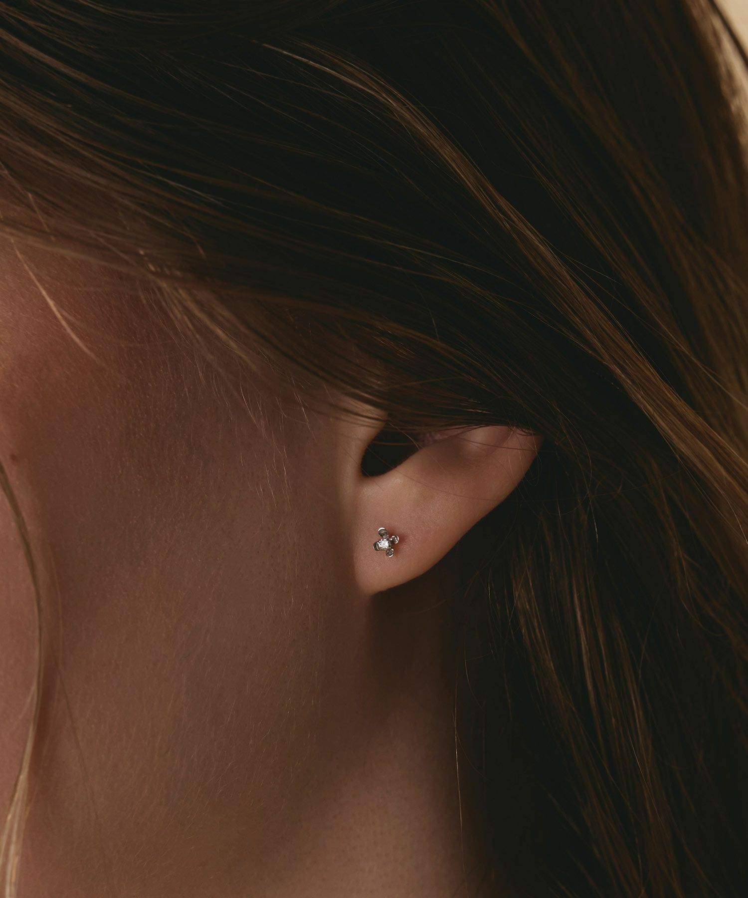 【web限定】[K10]WGプチフロラダイヤモンドピアス