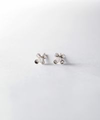 【web限定】[K10]WGプチフロラダイヤモンドピアス