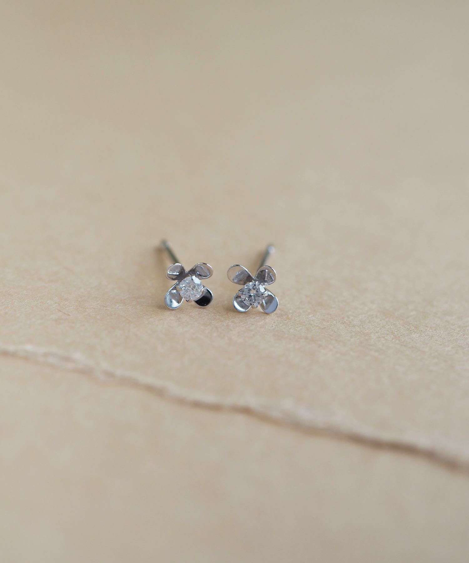 web限定】[K10]YGプチフロラダイヤモンドピアス | 【公式】MUK ONLINE