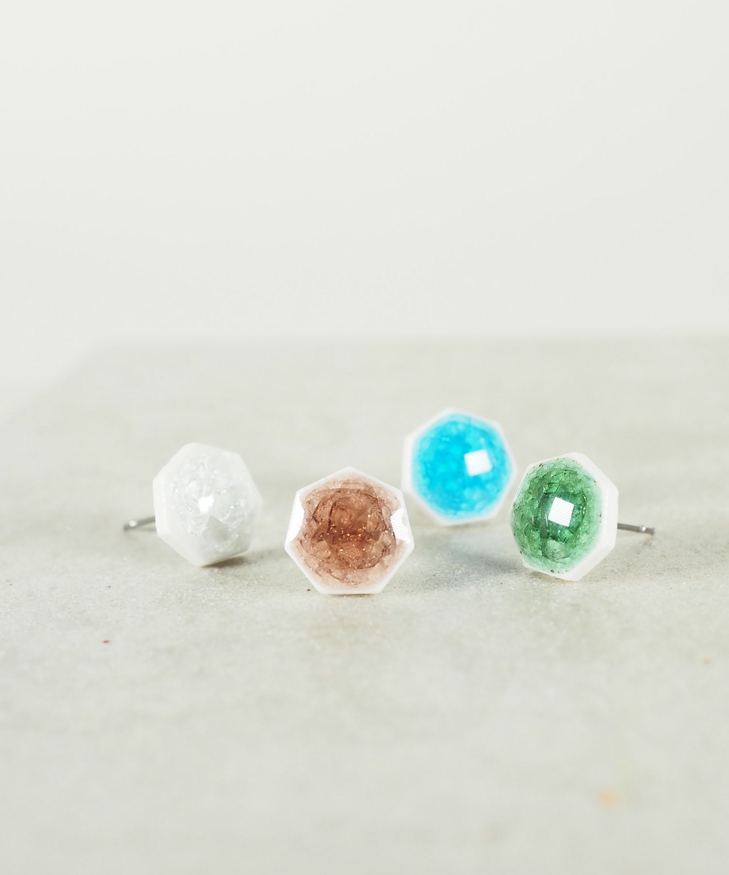 美濃焼タイル貫入ピアス