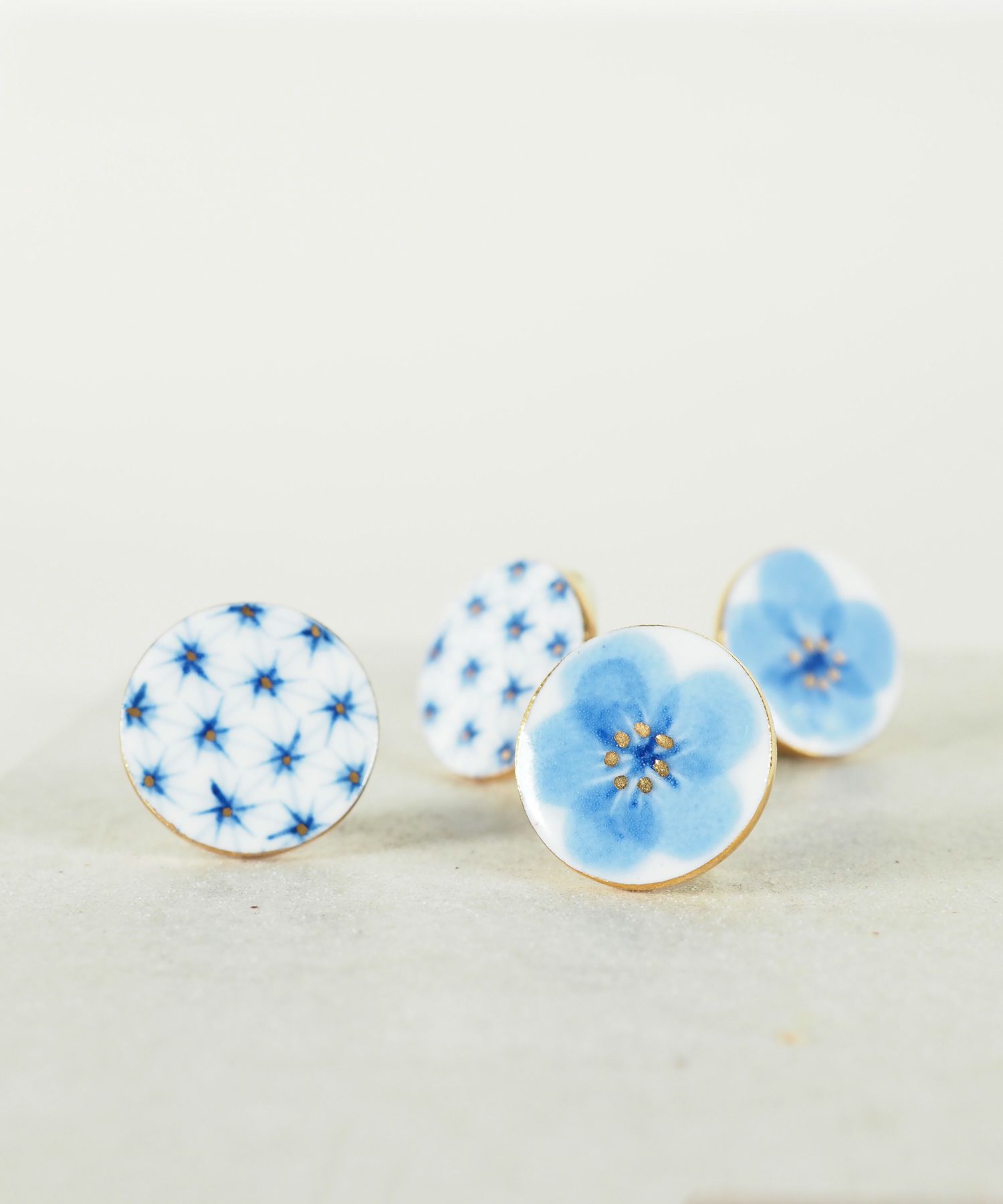 美濃焼タイル手描きの丸いタイルイヤリング