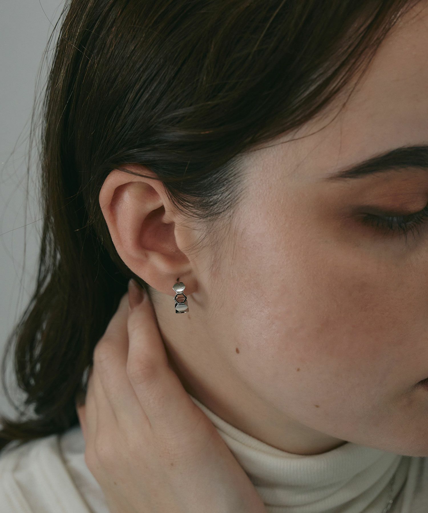 ヘキサゴンフープピアス