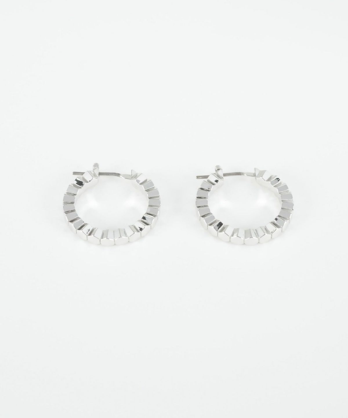 ヘキサゴンスリムフープピアス