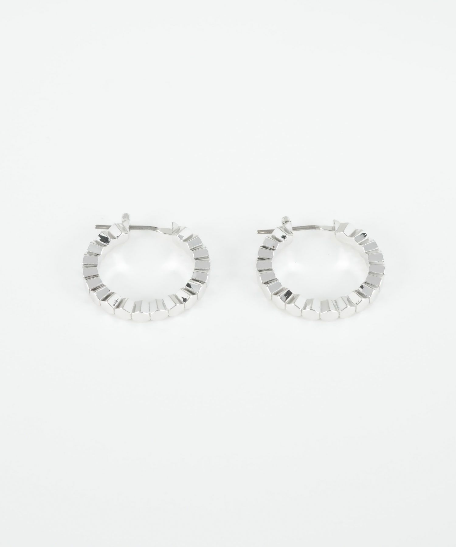 ヘキサゴンスリムフープピアス