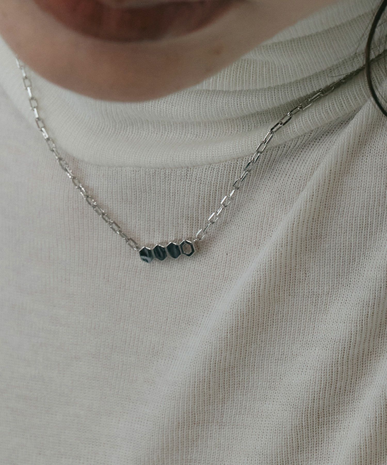 ヘキサゴンチェーンネックレス