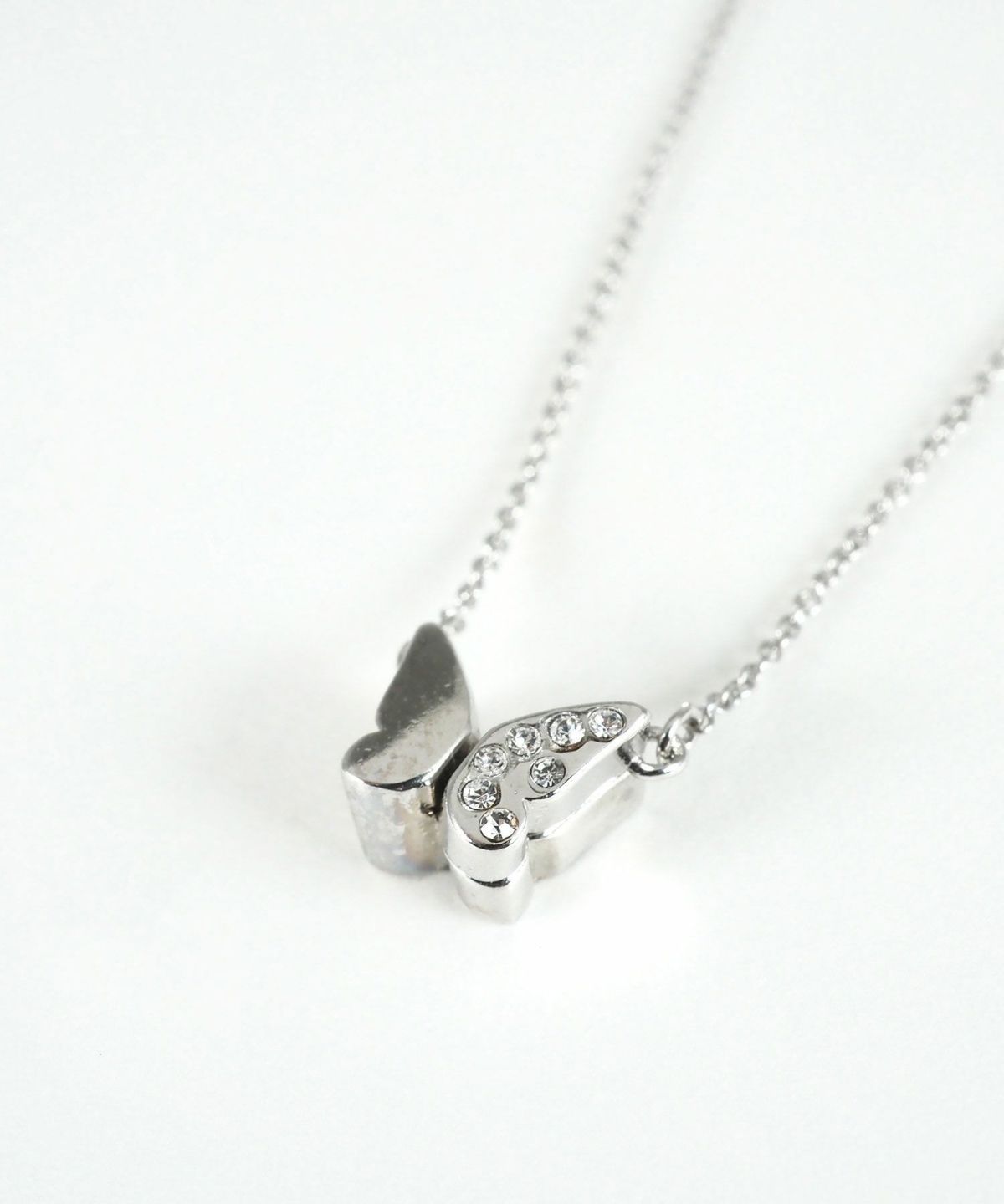 ビジューバタフライマグネットペンダント