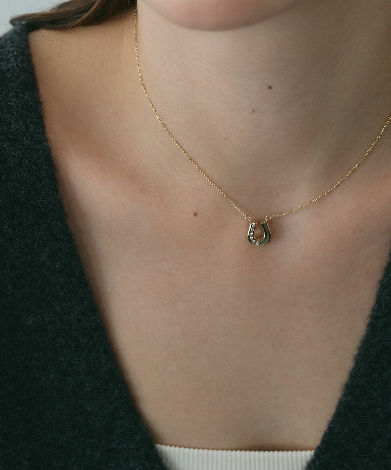 ビジューホースシューマグネットペンダント