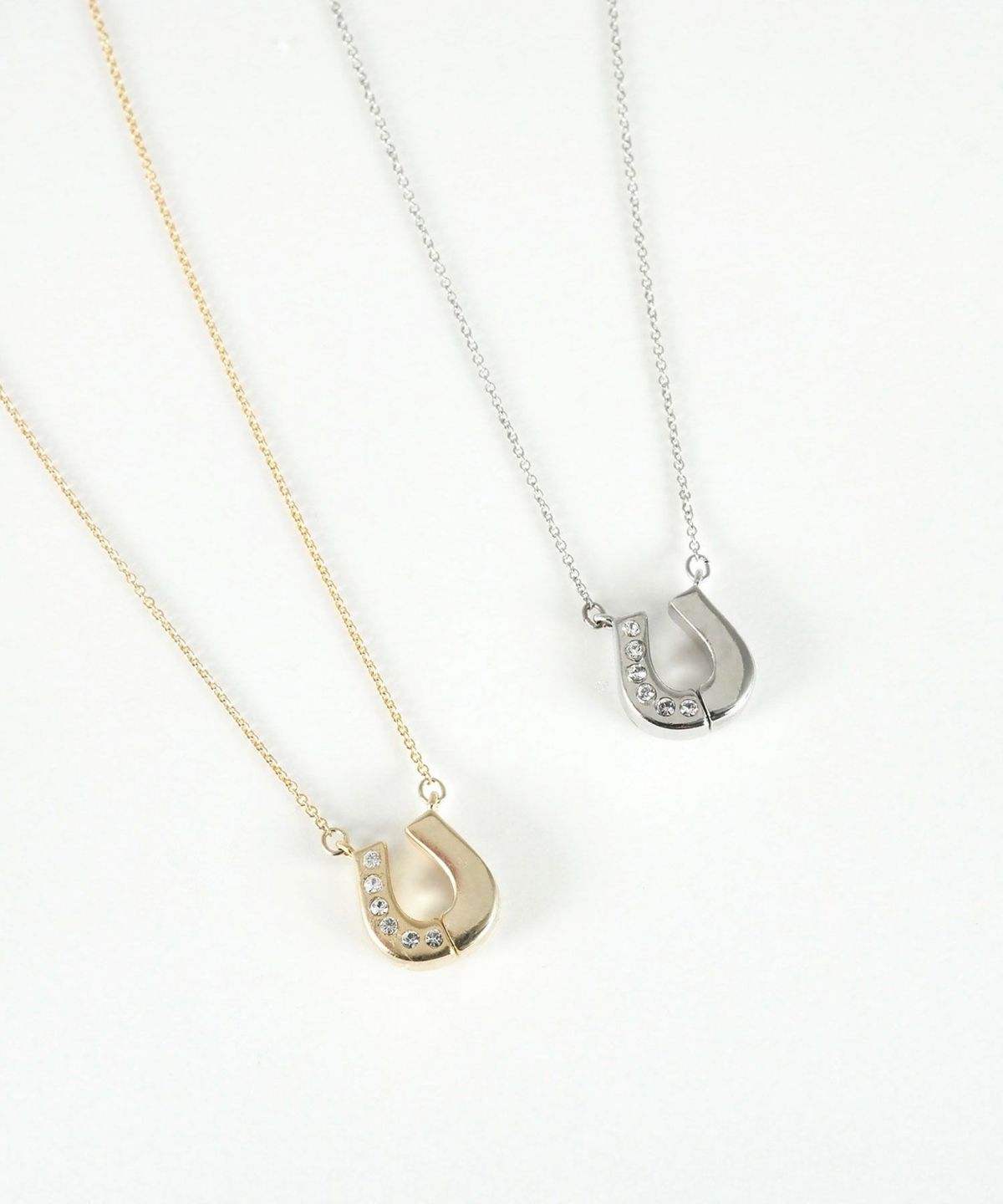 ビジューホースシューマグネットペンダント