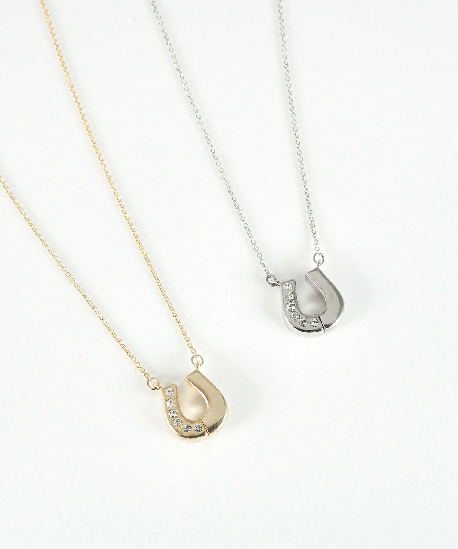 ビジューホースシューマグネットペンダント