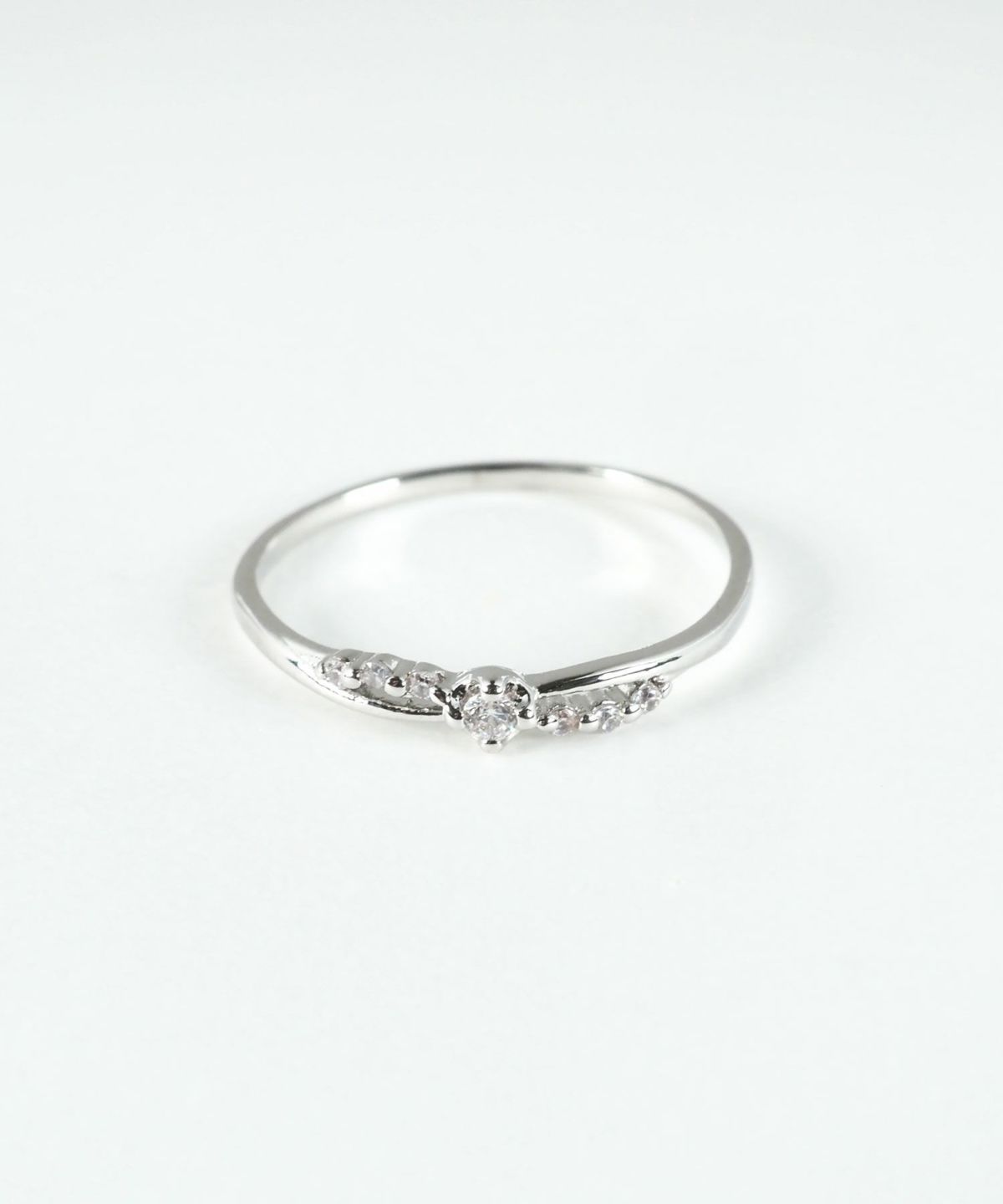 センターストーンクロスリング