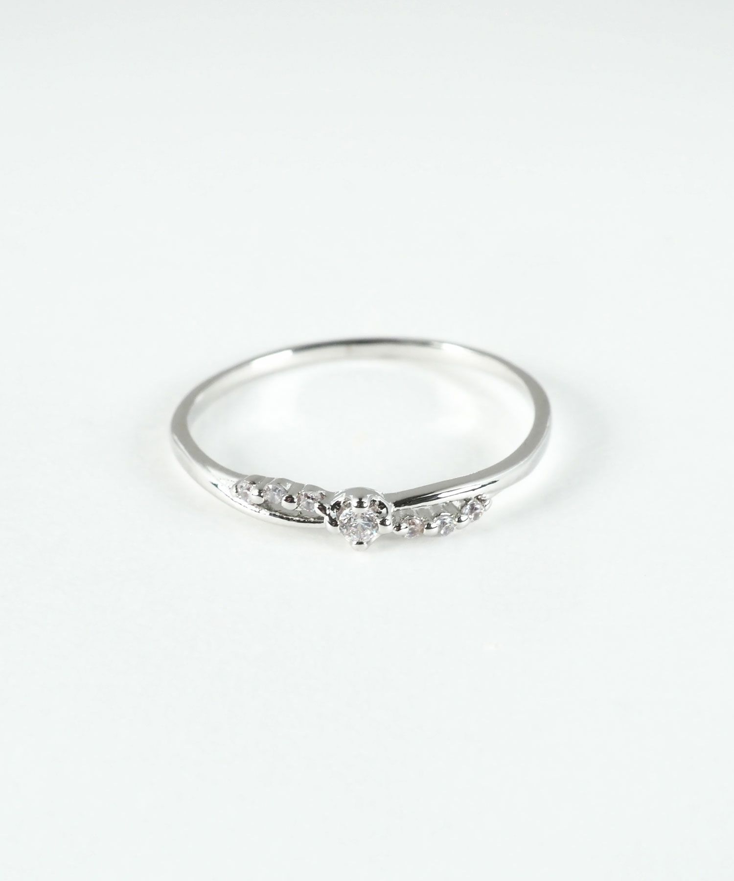 センターストーンクロスリング