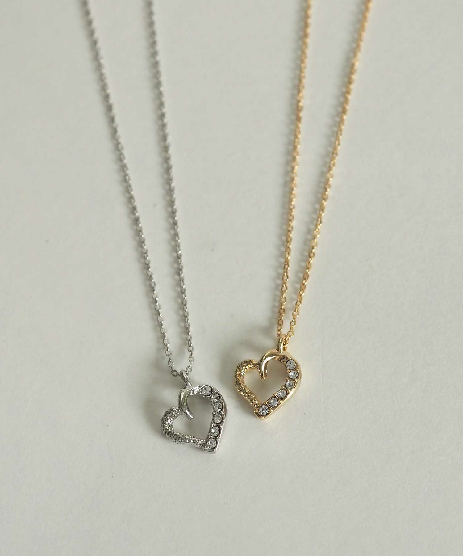 スランティングハートプチペンダント【MUK petite charme】