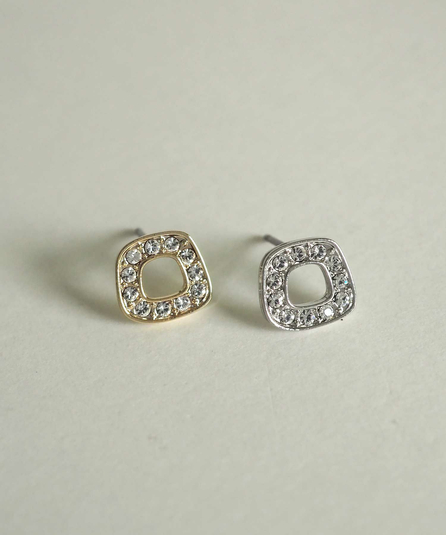 トラぺゾイドチタンポストピアス【MUK petite charme】