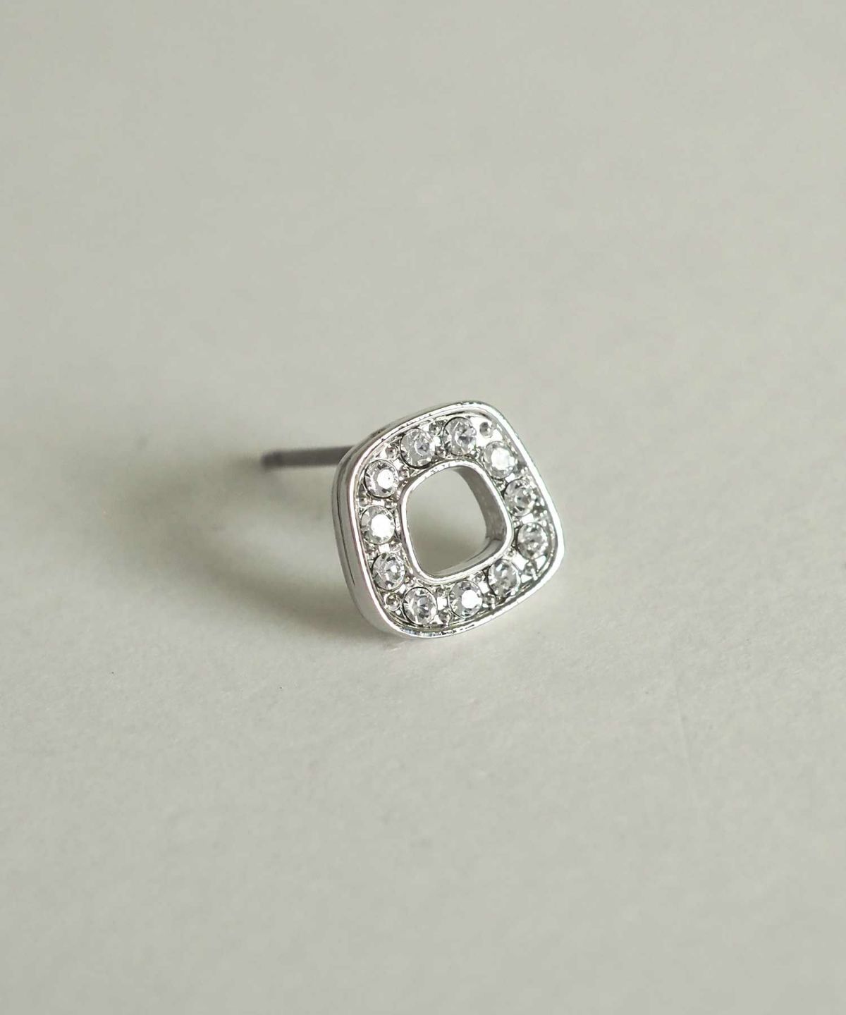 トラぺゾイドチタンポストピアス【MUK petite charme】