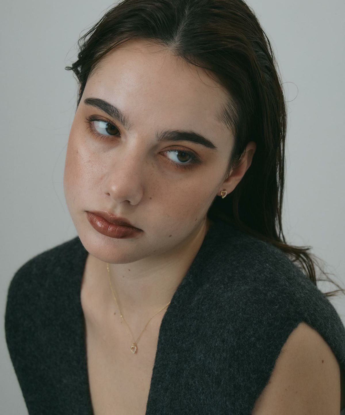 スランティングハートチタンポストピアス【MUK petite charme】