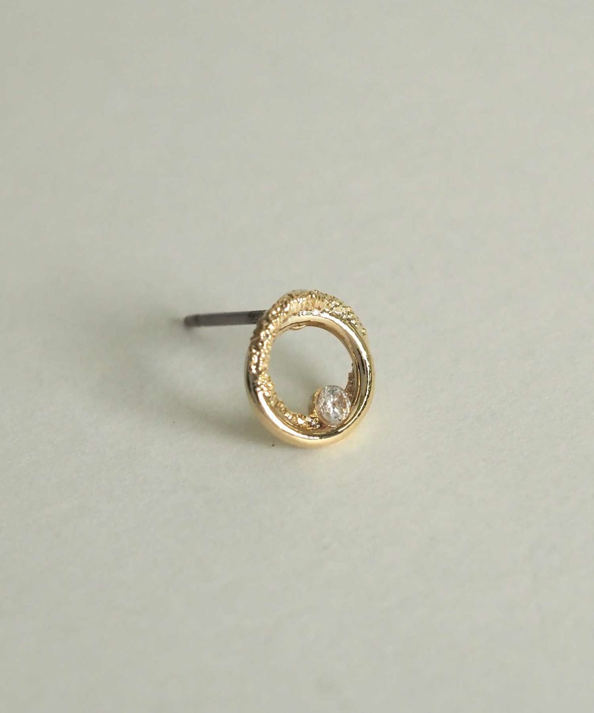 サークルストーンチタンポストピアス【MUK petite charme】