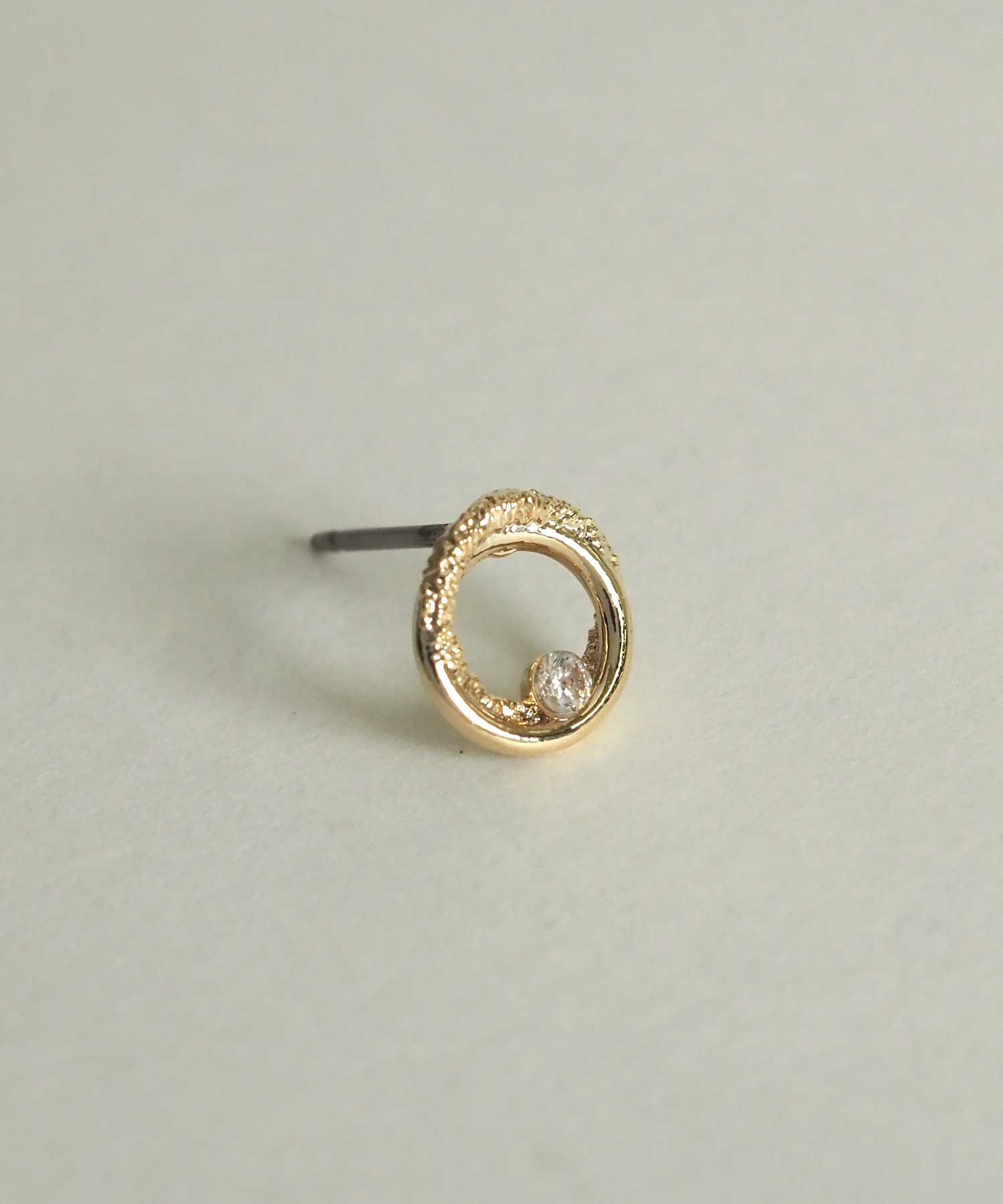 サークルストーンチタンポストピアス【MUK petite charme】