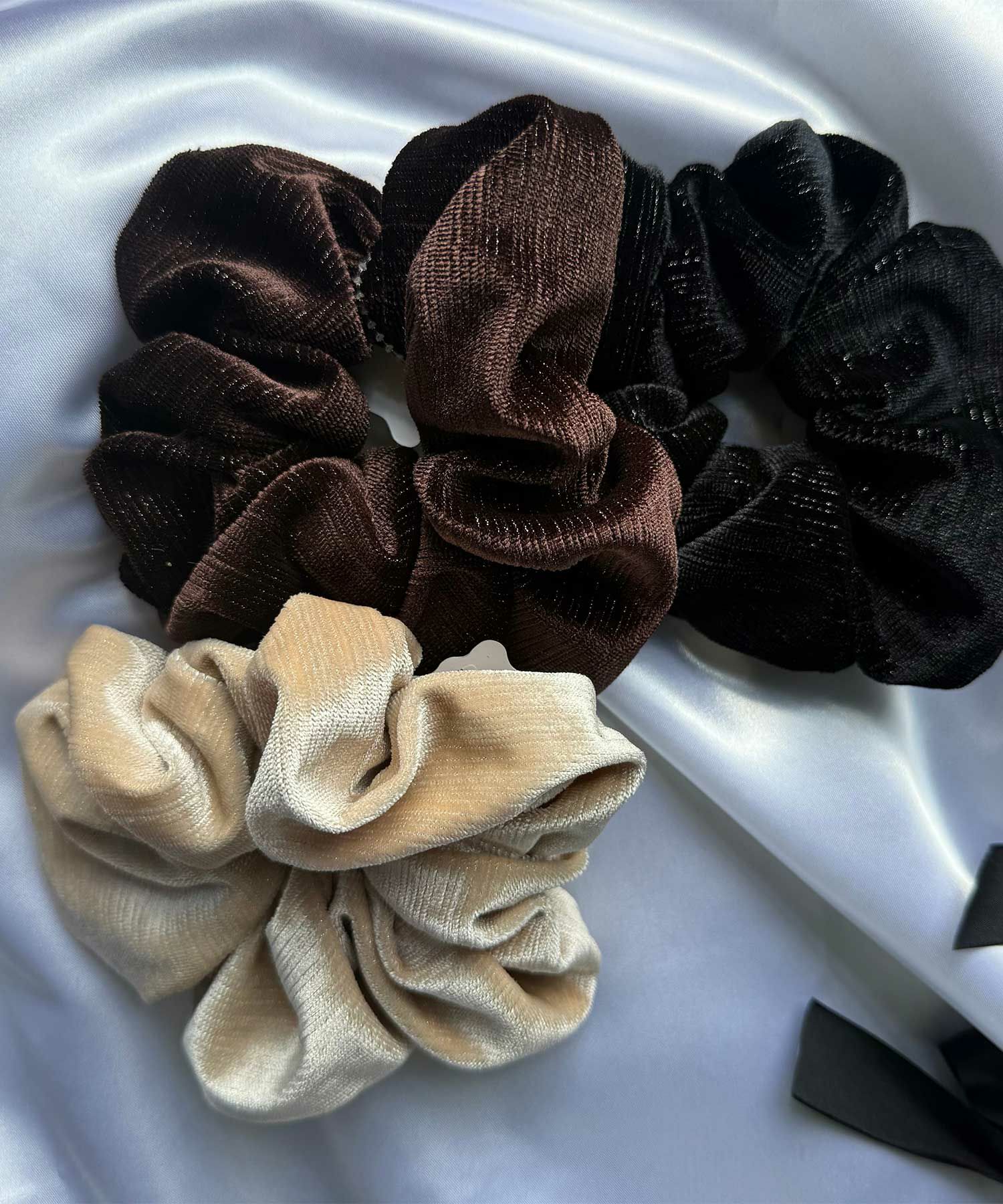 金糸ベロアシュシュ