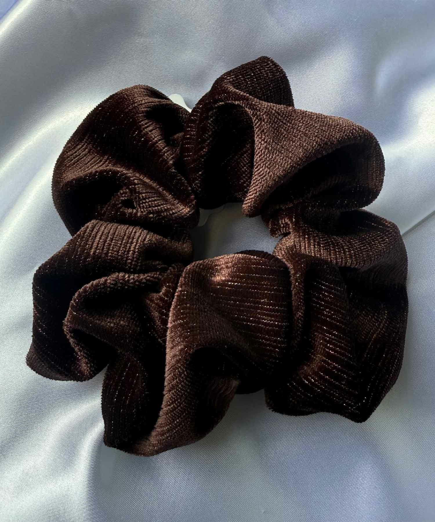 金糸ベロアシュシュ