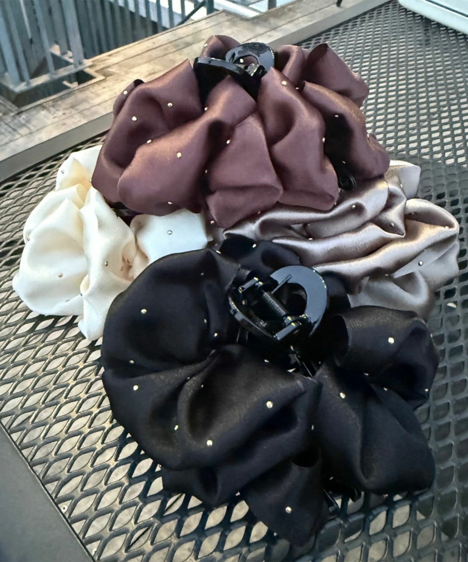 サテンタイニードットバンスクリップ