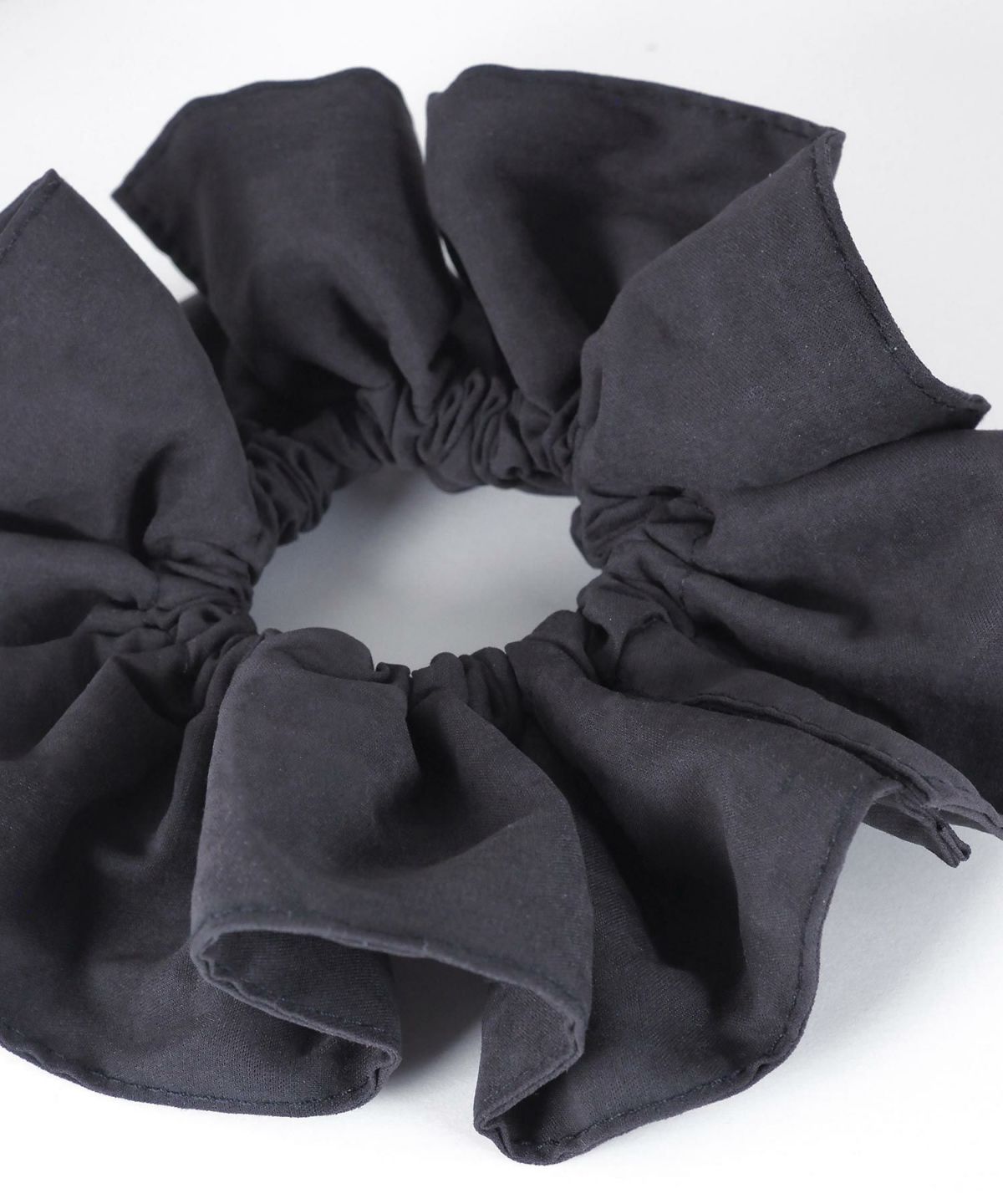 シンプルフリルシュシュ