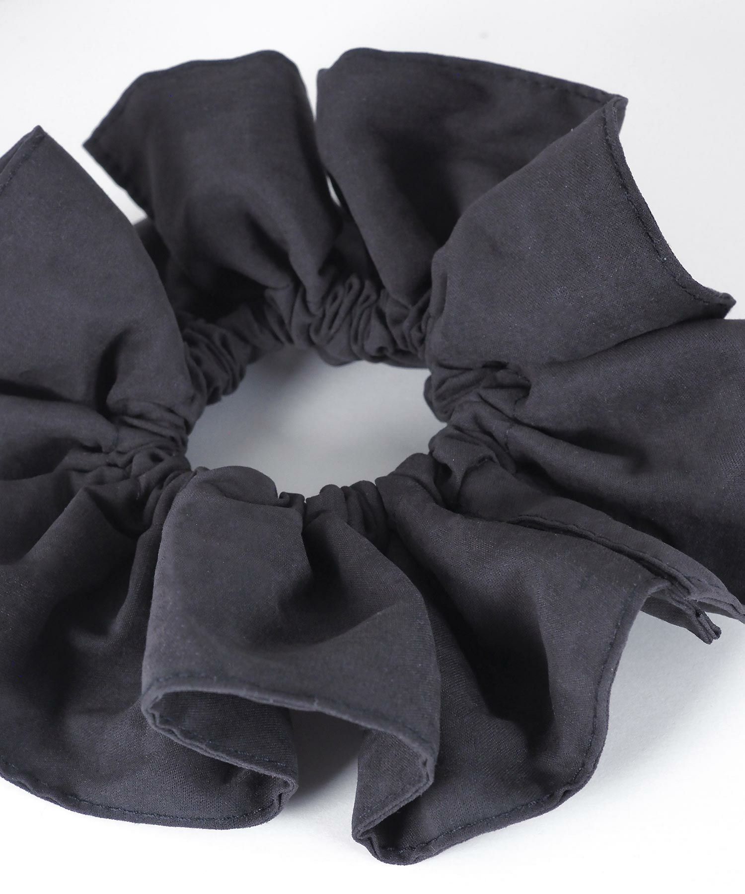 シンプルフリルシュシュ