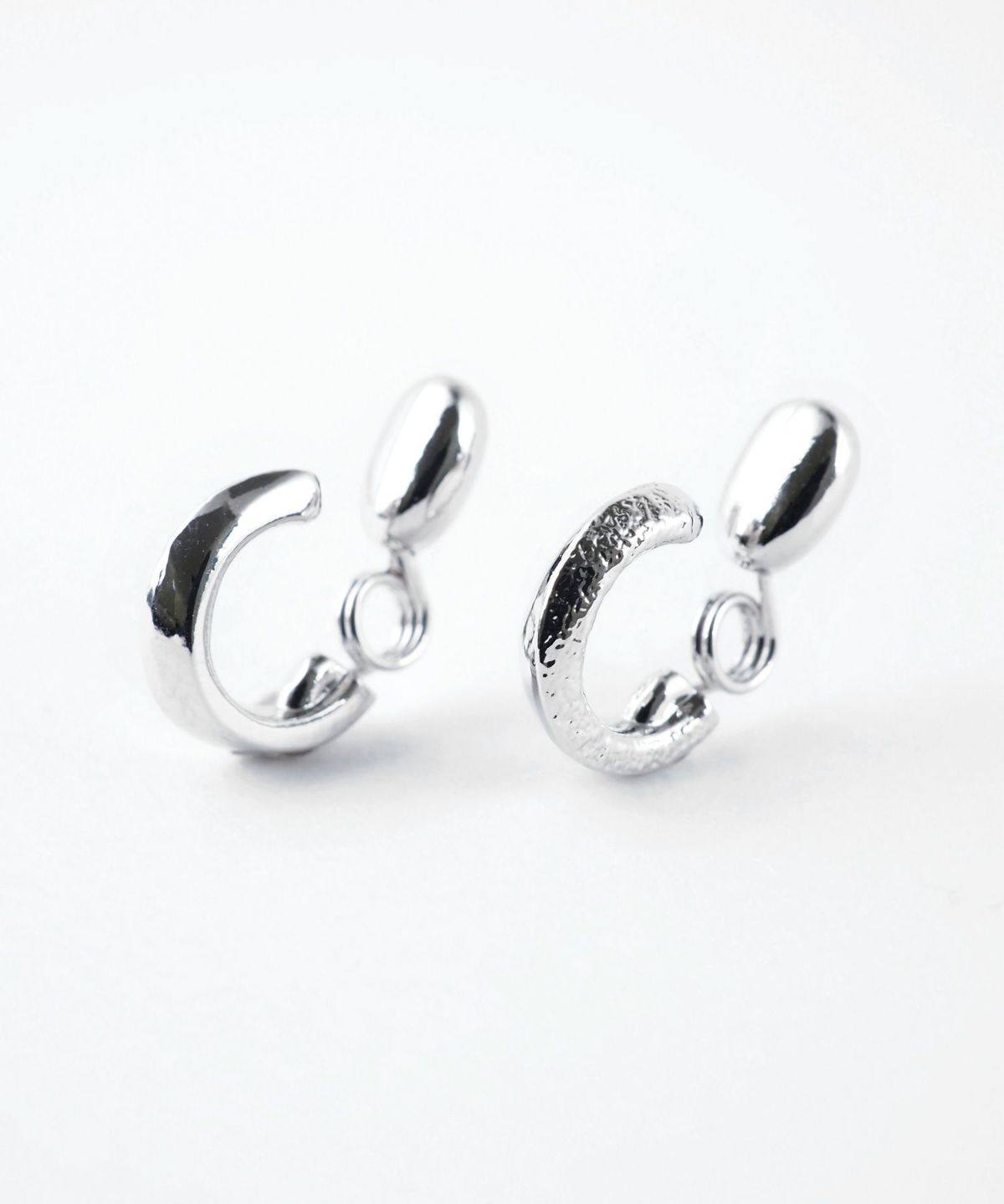 【web限定】ダブルテクスチャタイニーループフィットイヤリング