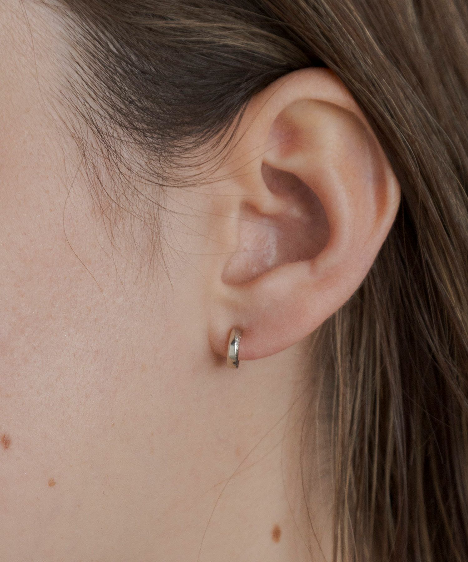 【web限定】ルミコンビテクスチャフープタイニーループフィットイヤリング【Lumirise】