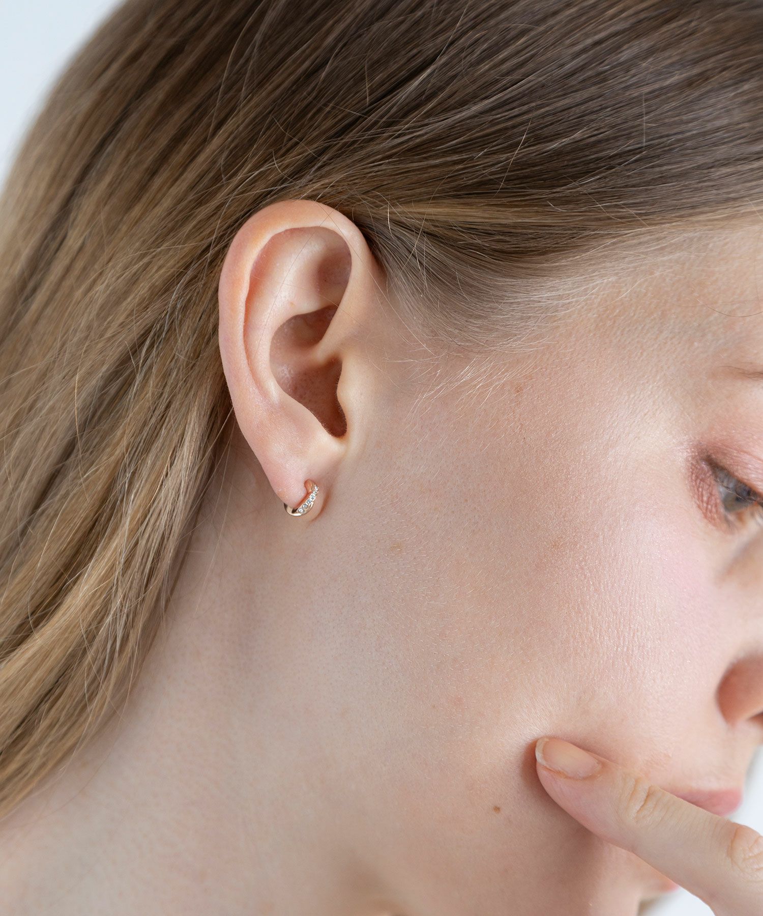 【web限定】クロスストーンタイニーループフィットイヤリング