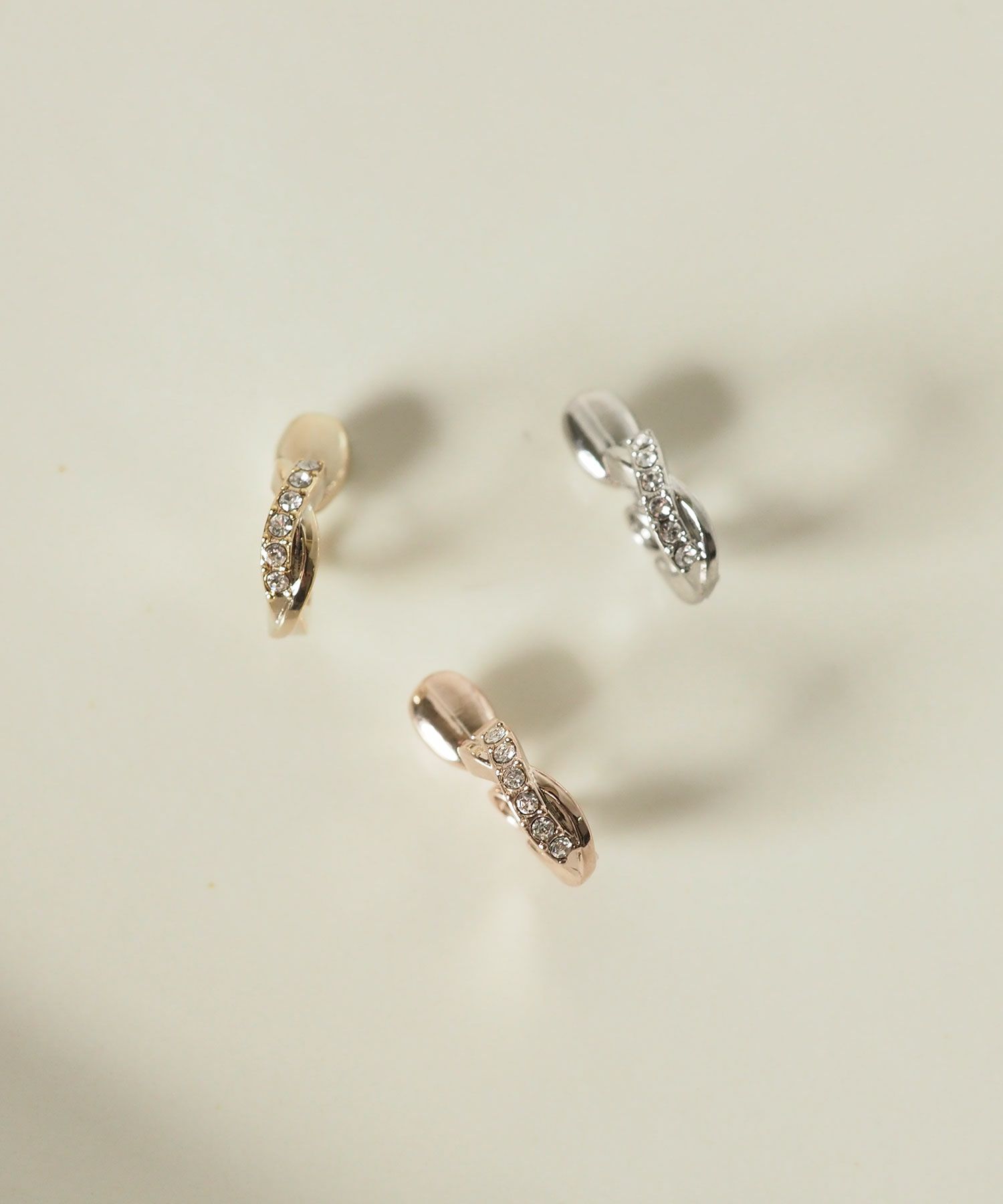 【web限定】ルミクロスパヴェフープタイニーループフィットイヤリング【Lumirise】