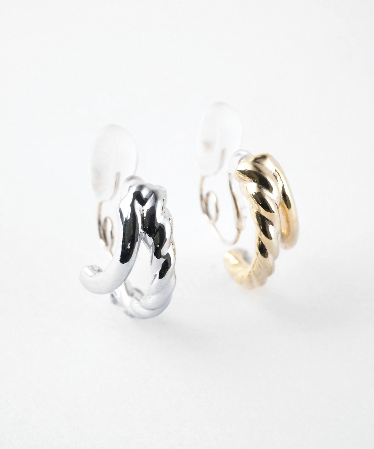 【web限定】ツイストダブルラインクリスタルループフィットイヤリング