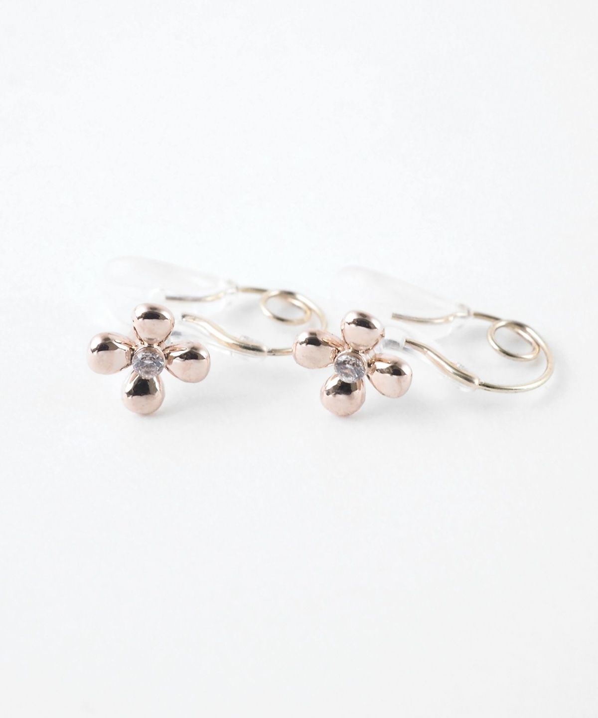 【web限定】メタルフラワークリスタルループフィットイヤリング