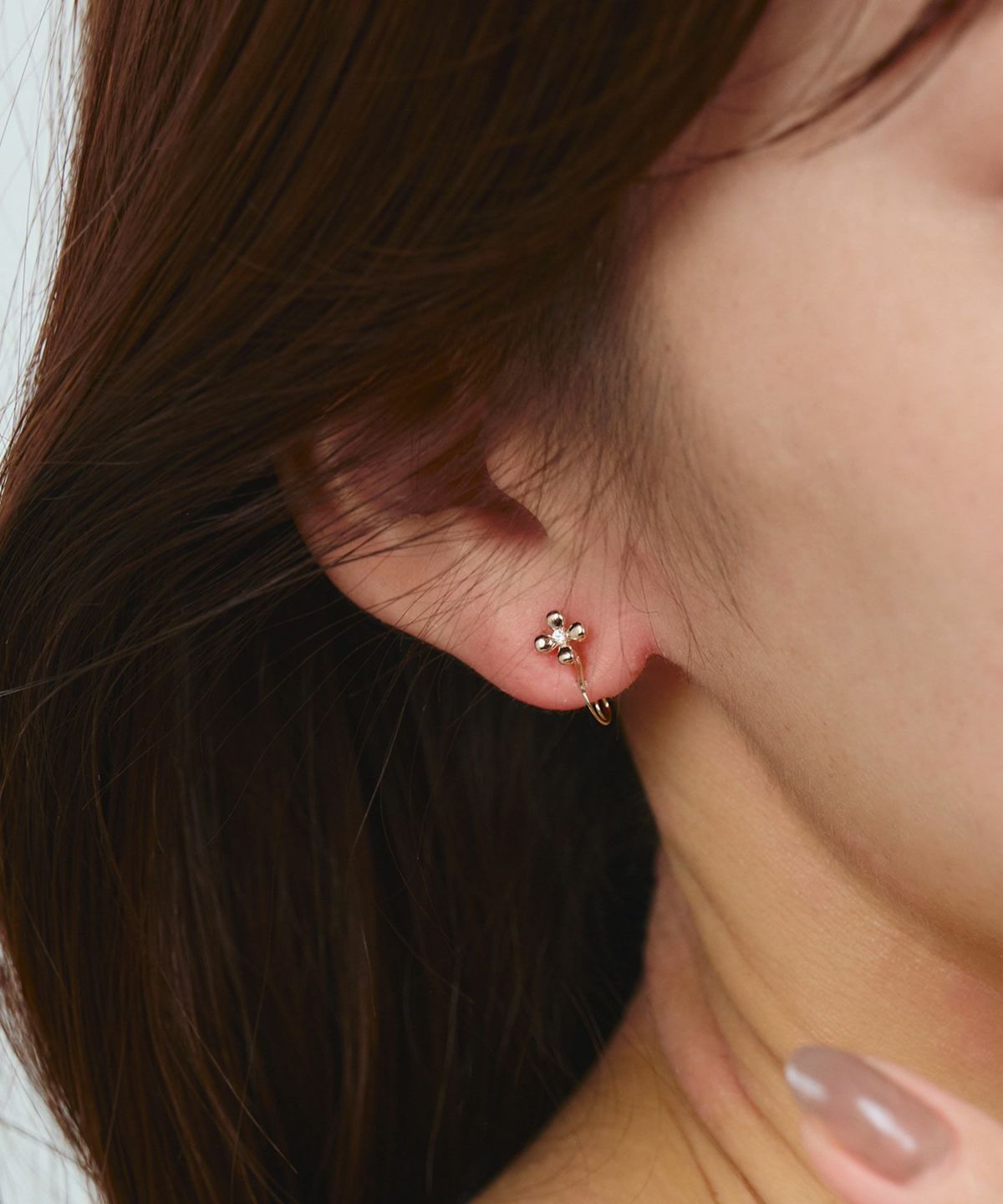 【web限定】メタルフラワークリスタルループフィットイヤリング