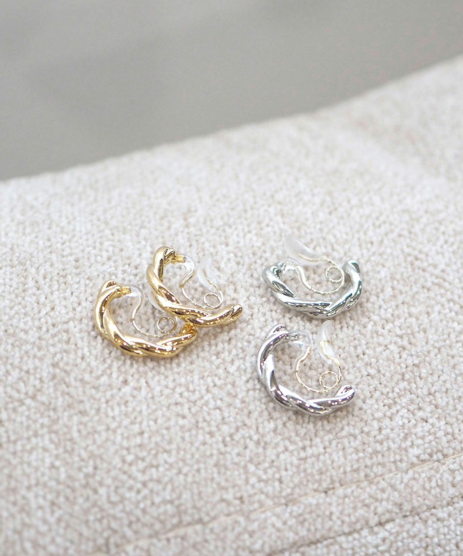 【web限定】ルミクロスフープクリスタルループフィットイヤリング【Lumirise】