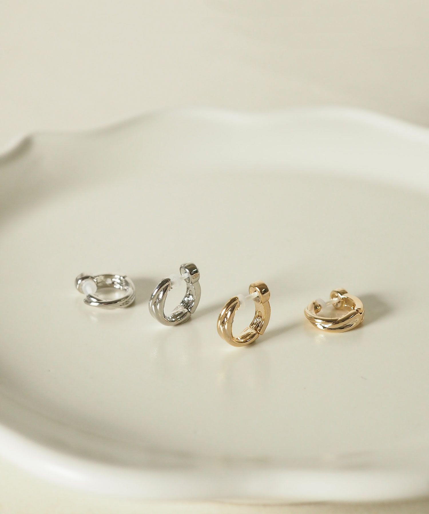 【web限定】クロスラインセラミックポストスムースピアス