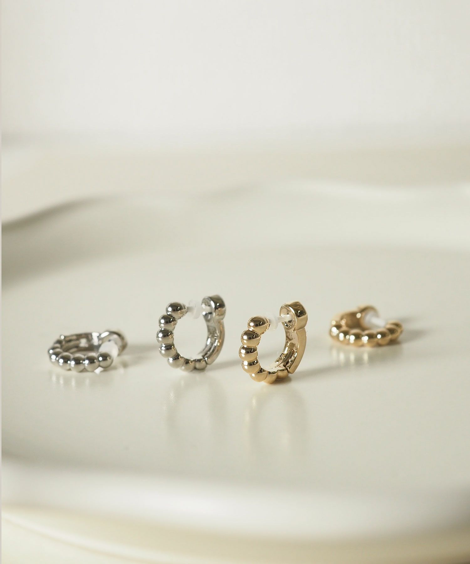 【web限定】ボールラインセラミックポストスムースピアス