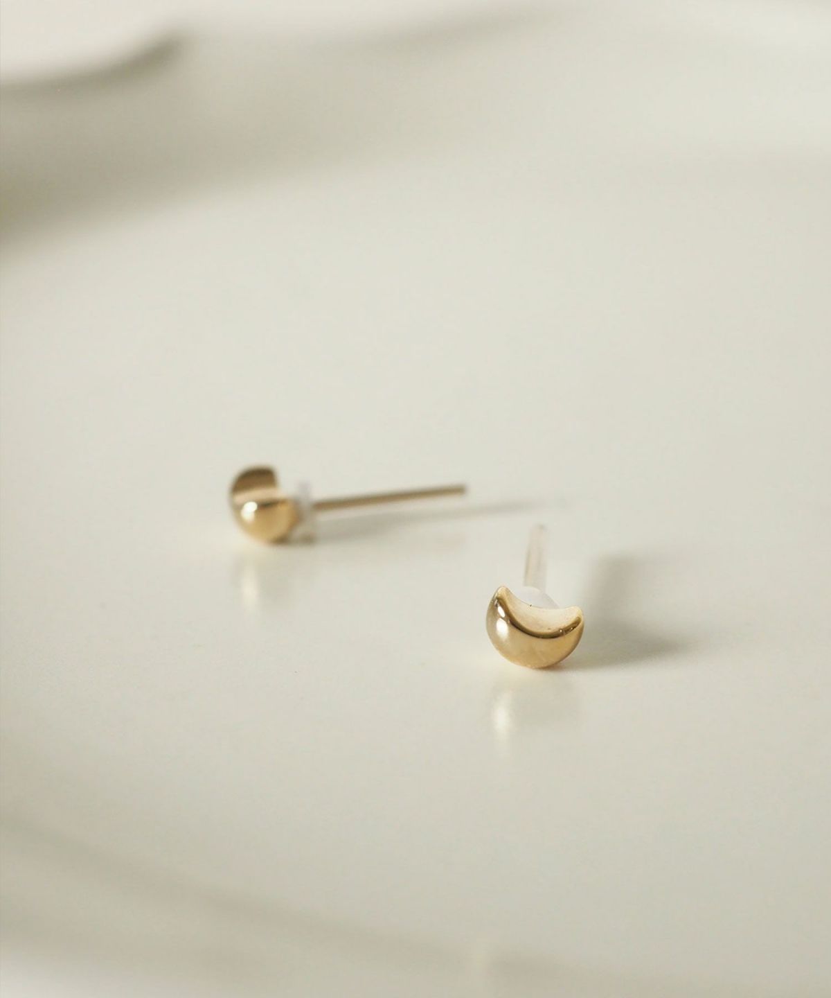 【web限定】カーブボール樹脂コーティングポストピアス