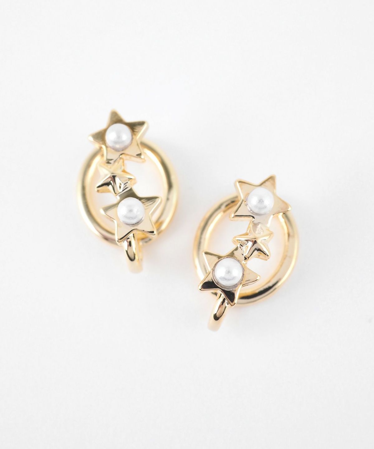 トリプルスターパールラウンドメタルイヤリング