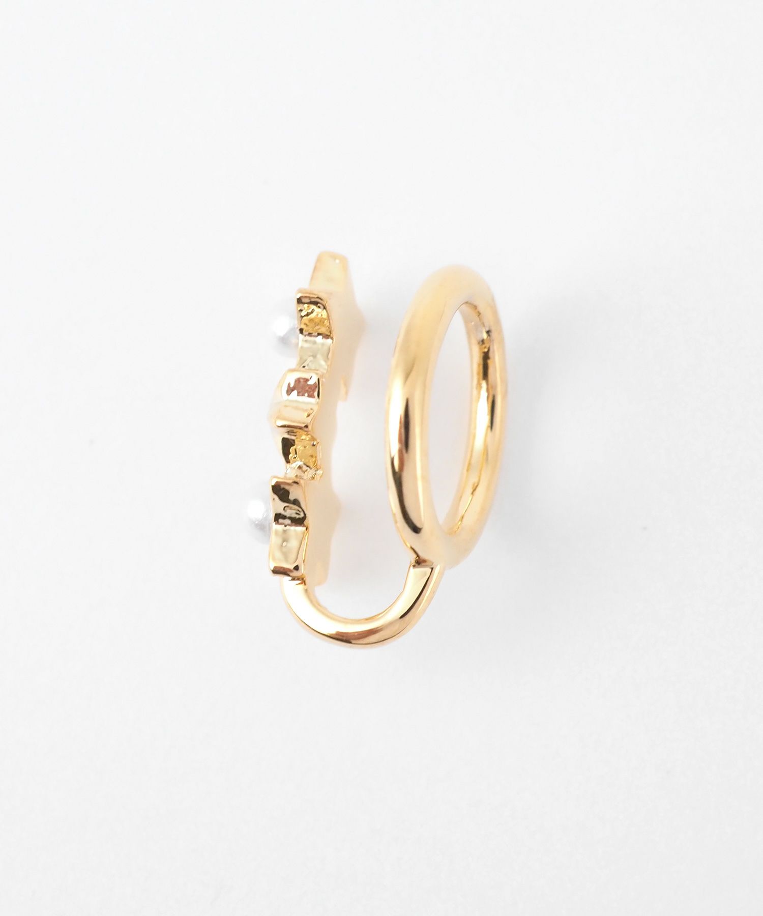 トリプルスターパールラウンドメタルイヤリング