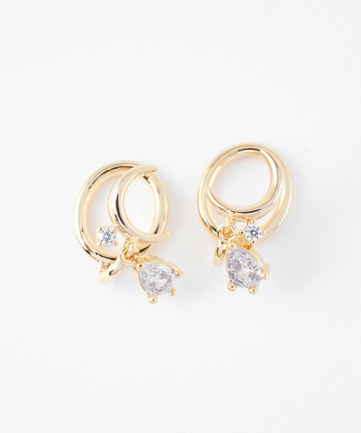 クレセントムーンドロップキュービックラウンドメタルイヤリング