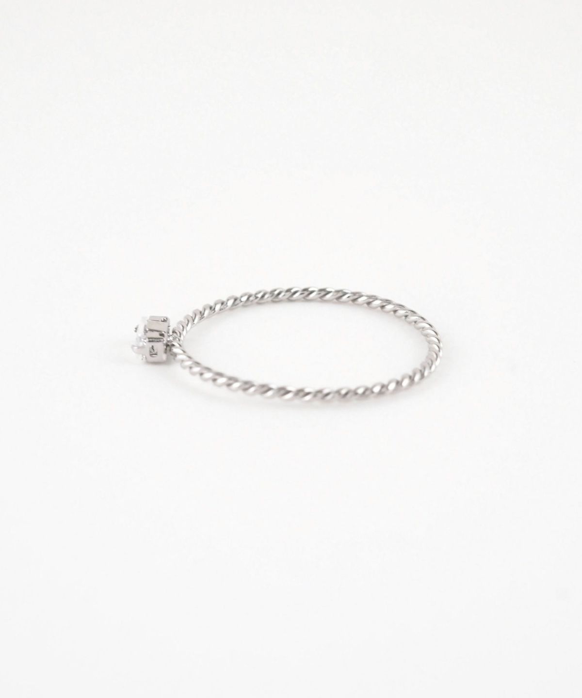 ツイストキュービックジルコニアサージカルステンレスリング