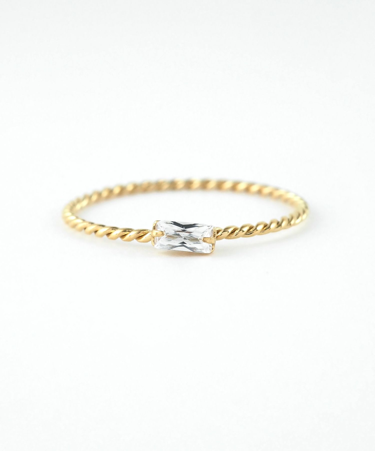 ツイストキュービックジルコニアサージカルステンレスリング