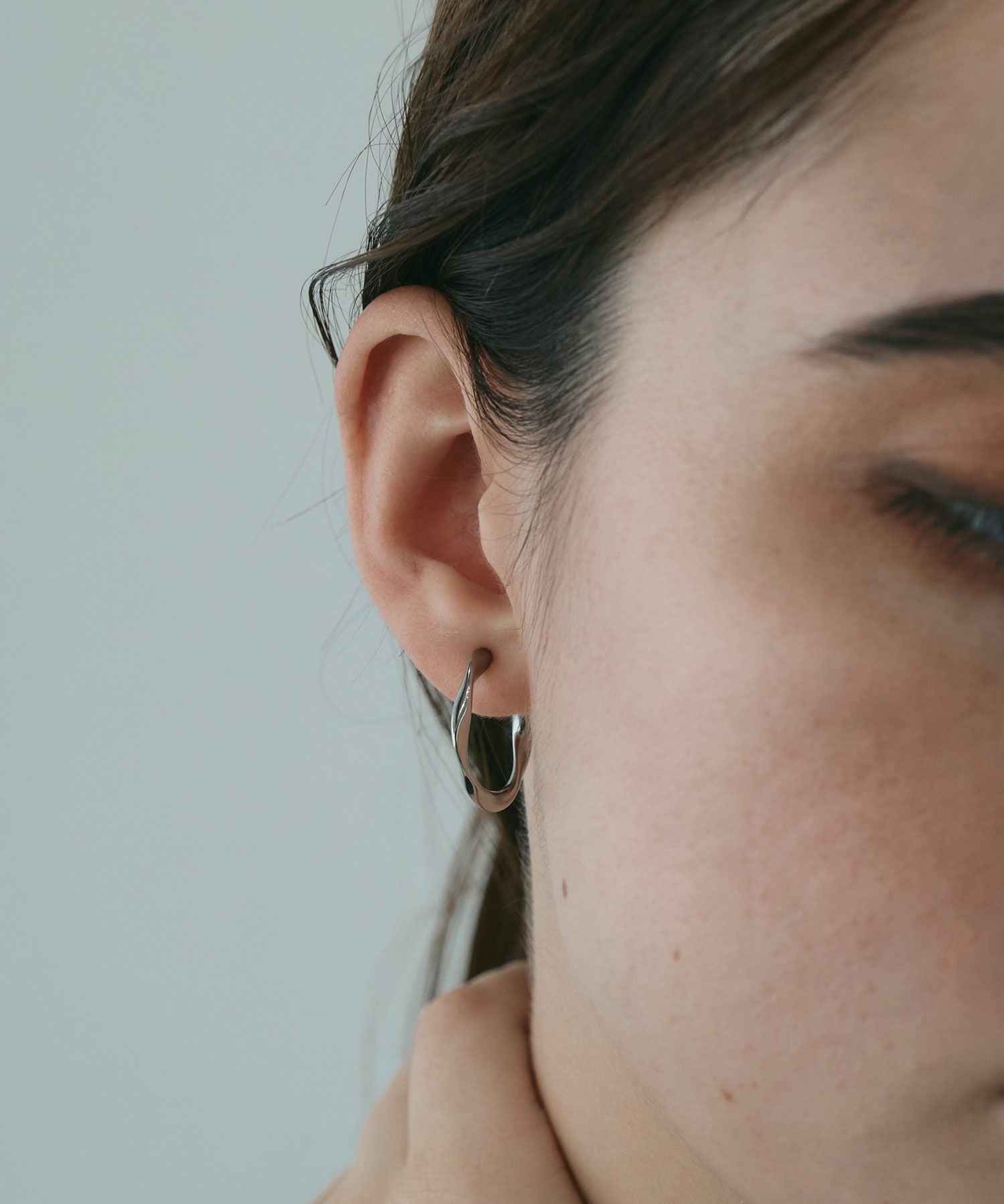 ツイストフープステンレスポストピアス【MUK lucenzio】