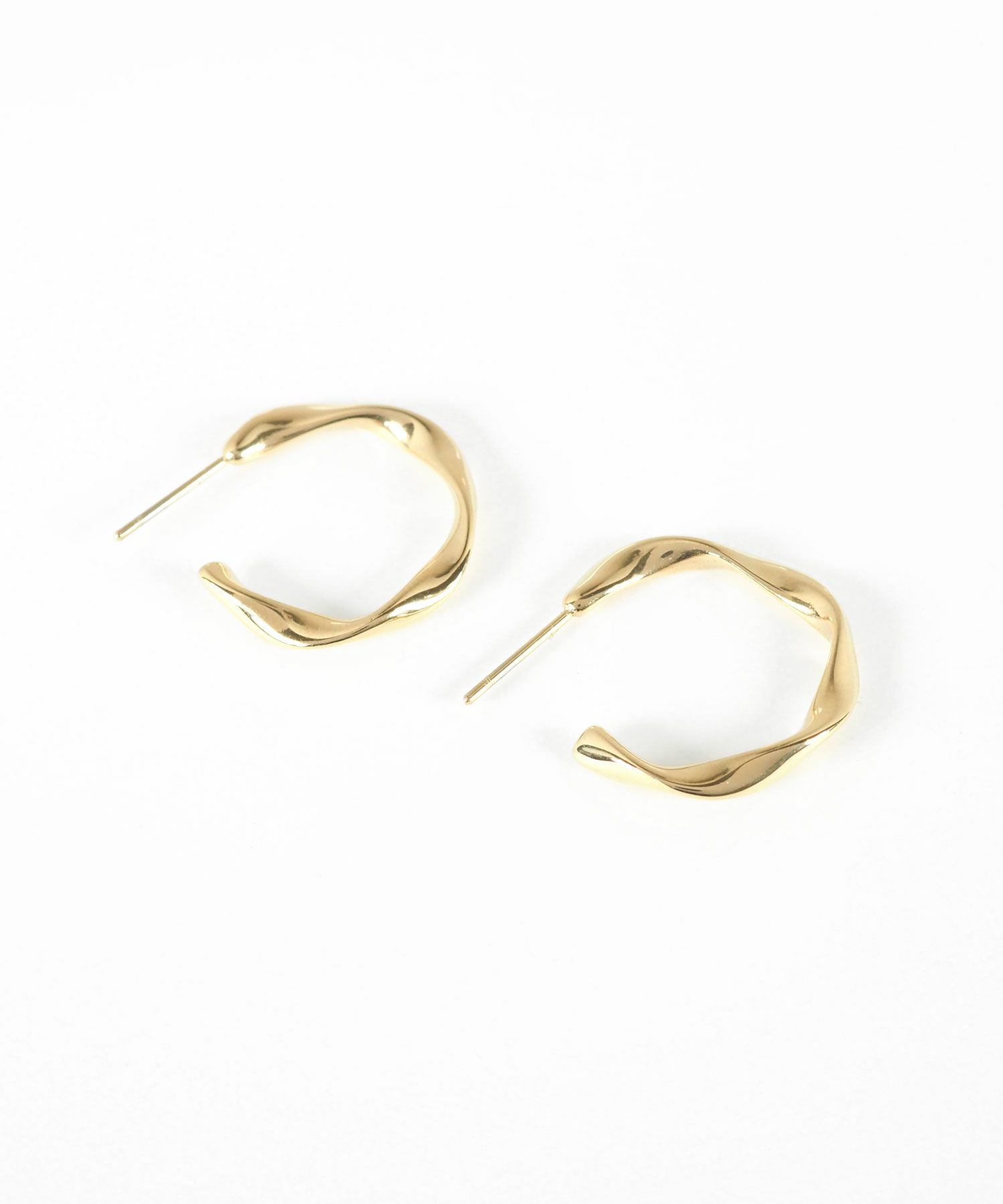 ツイストフープステンレスポストピアス【MUK lucenzio】