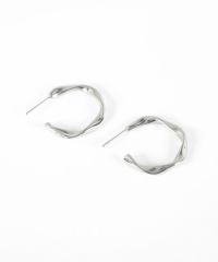 ツイストフープステンレスポストピアス【MUK lucenzio】