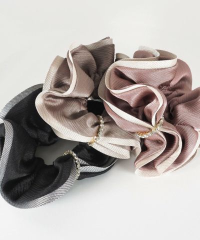 チェーンラインチャーム付きシュシュ | 【公式】MUK ONLINE SHOP｜人気