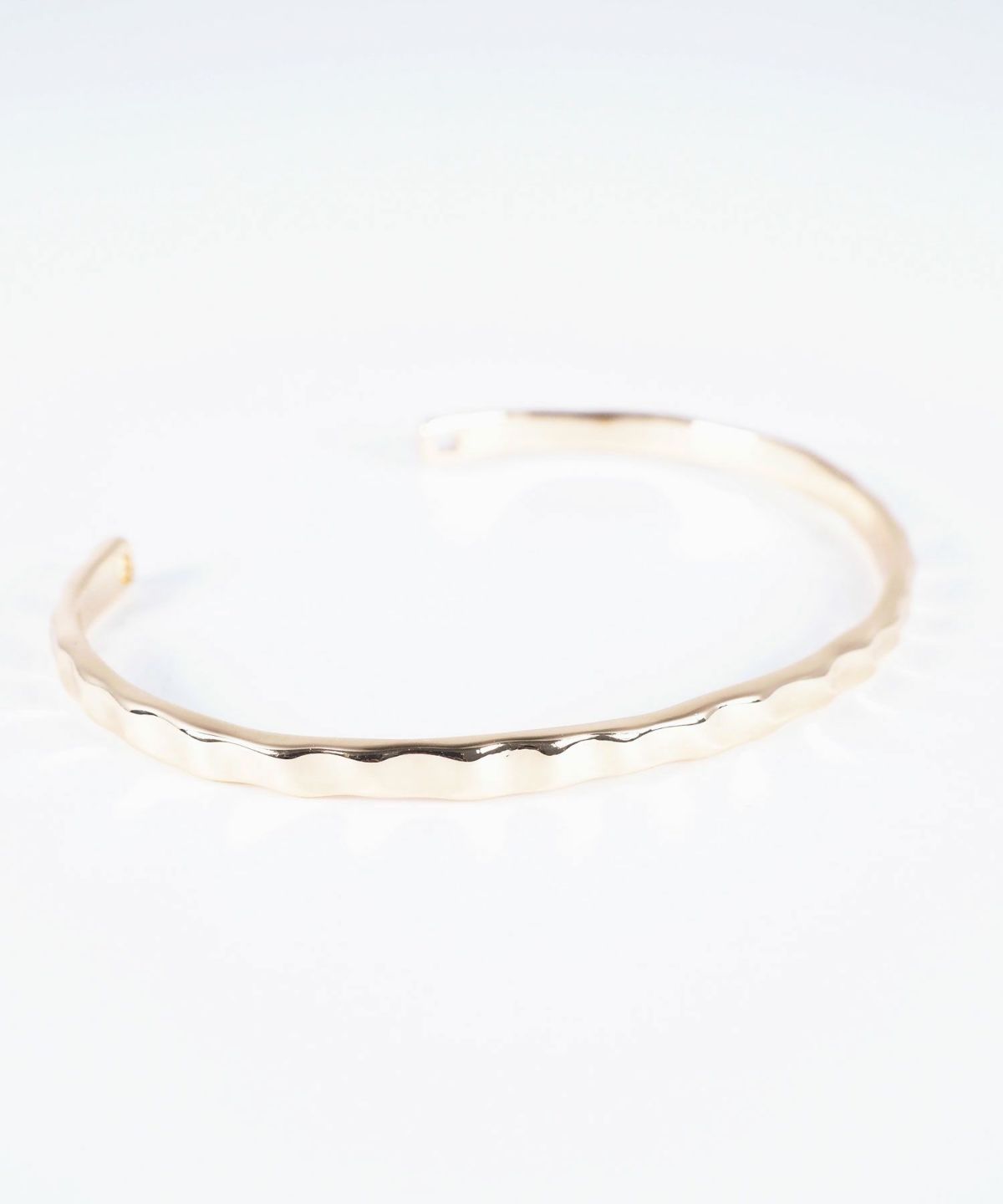 ハンマードバングル