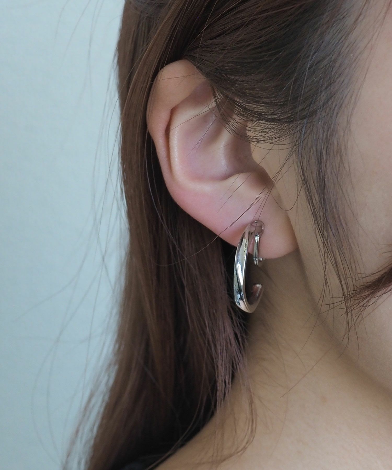 ツイストスリムフープクリップイヤリング