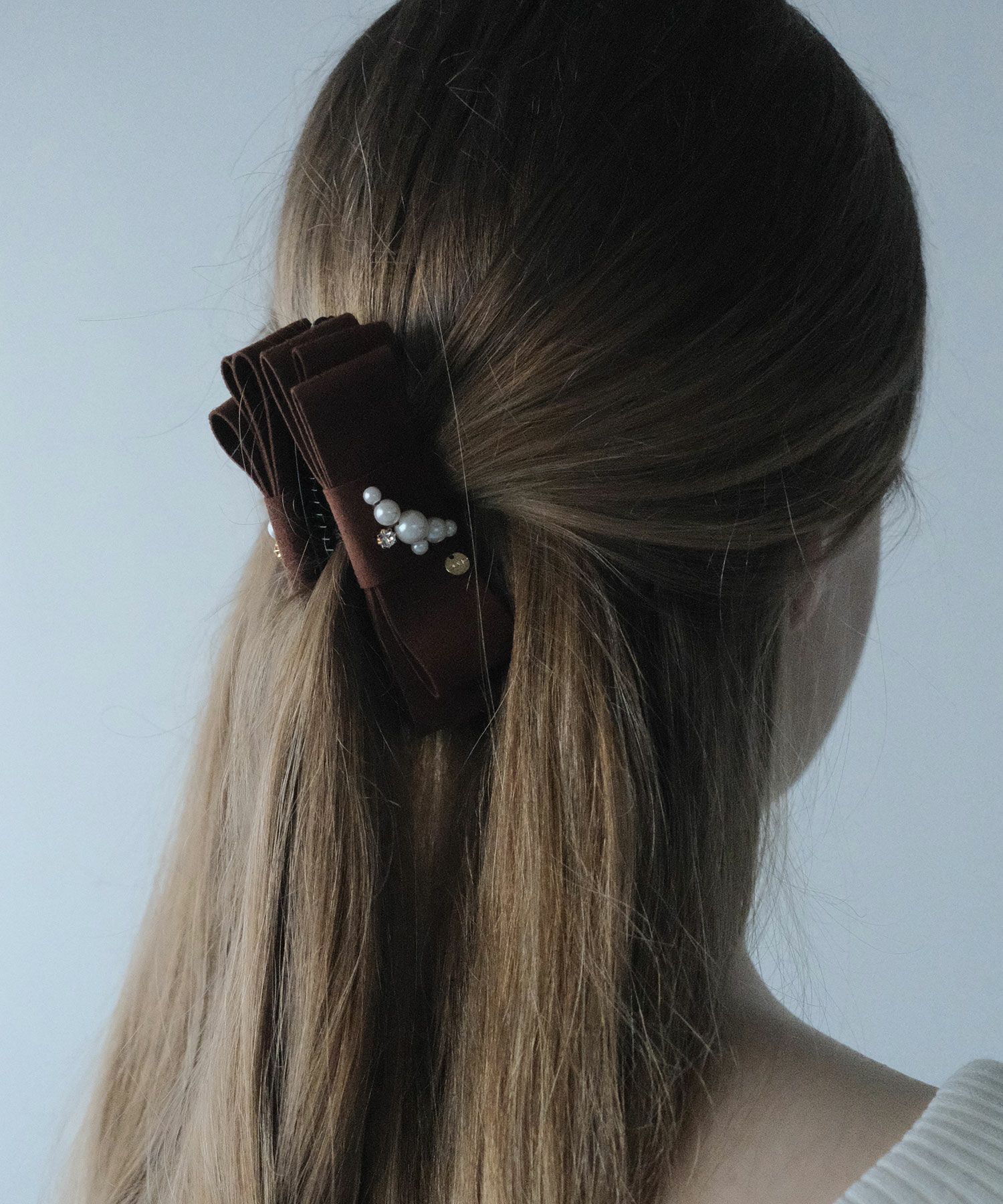 スウェードリボンパールバナナクリップ【JUNO PREMIUM】