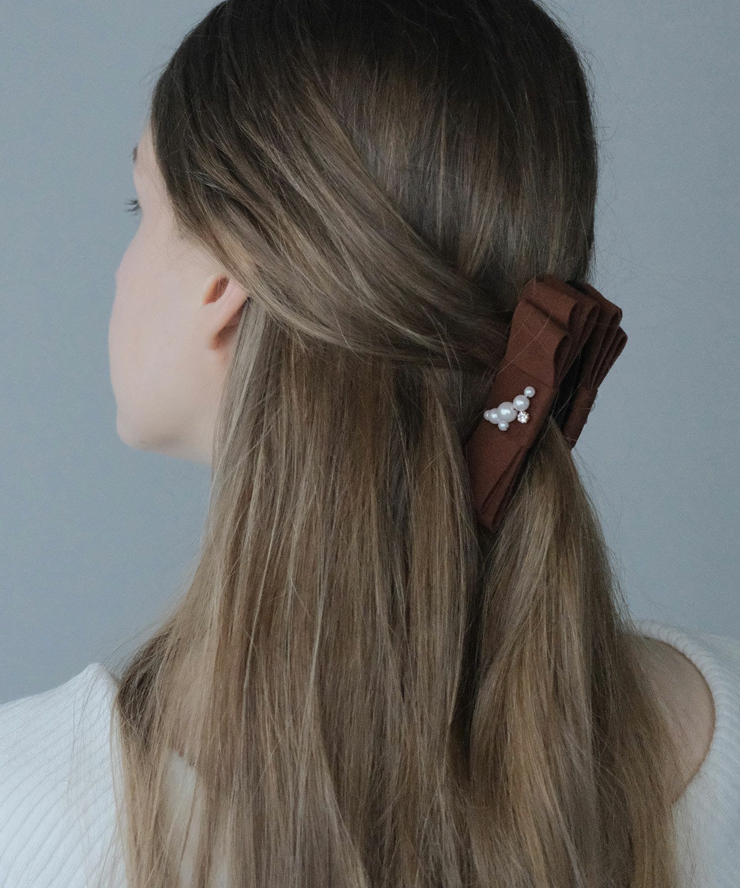 スウェードリボンパールバナナクリップ【JUNO PREMIUM】